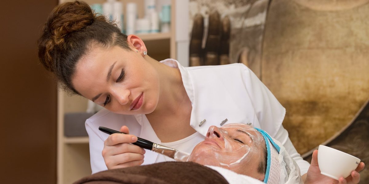Das Berufsbild der Kosmetikerin im Schönheitssalon Hautnah.