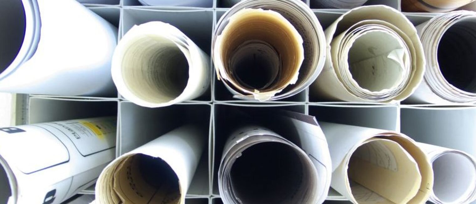 plan, planen, bauen, planzeichnung, planer, architektur, planung, bauingenieur, architekt, planschrank, planend, bauplanung, bauplan, zeichnung, bauleitung, immobilie, immobilien, bauleiter, karte, karten, kartenzeichnung, rolle, fach, schrank, rund, eckig, quadrat, papier, traditionell, bauzeichner, ausbildung, ausbildungsplatz, ingenieur, ingenieurberuf, ingenieurbro, bro, arbeit, haus, amt, verwaltung, real