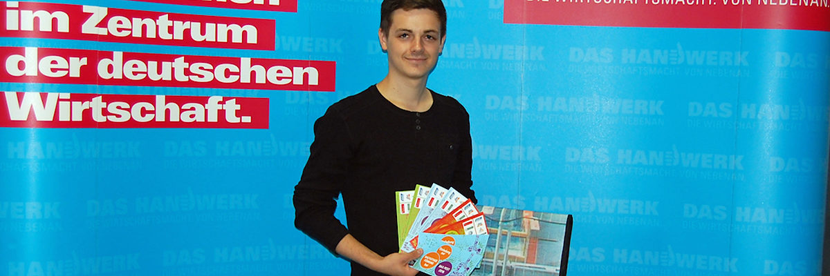 Max ist der Gewinner 2016 und freut sich über Freikarten für das gesamte Festival-Wochenende inklusive Backstage-Tour. Pressemitteilung Super-Praktikum