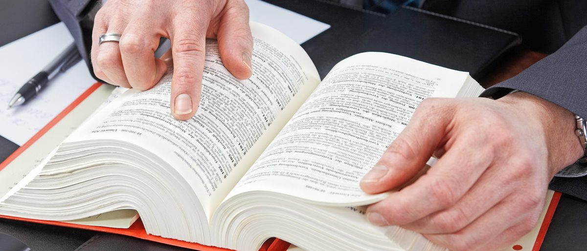 Rechtsanwalt, Anwalt, Gesetze, Gesetzbuch, Verteidigung, Verteidiger, Paragraphen, Business, Anzug, Krawatte, Hände, schreiben, lesen, Beratung, Rechtsberatung, Frage, Jura, Paragraf, Rechtsschutz, Paragrafendschungel, Recht, Justiz, Gericht, Verhandlung, Anklage, Klage, klagen, Kanzlei, Beistand, Sozietät, verklagen, beraten, Hilfe, Notar, legal, Gerechtigkeit, Straftat, Ordnungswidrigkeit, Büro, Dokument, Arbeitsrecht, Kündigung, Familie, Strafrecht, Verkehrsrecht, Strafe, Strafverteidiger, Testament, rechtsanwalt, anwalt, gesetze, gesetzbuch, verteidigung, verteidiger, paragraphen, business, anzug, krawatte, hnde, schreiben, lesen, beratung, rechtsberatung, frage, jura, paragraf, rechtsschutz, paragrafendschungel, recht, justiz, gericht, verhandlung, anklage, klage, klagen, kanzlei, beistand, soziett, verklagen, beraten, hilfe, notar, legal, gerechtigkeit, straftat, ordnungswidrigkeit, bro, dokument, arbeitsrecht, kndigung, familie, strafrecht, verkehrsrecht, strafe, strafverteidiger, testament, finger, zeigen