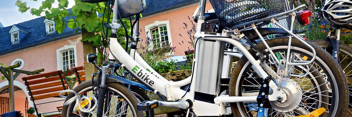 e-bikes, elektrobike, elektrofahrrad, elektrorad, e-bike, elektro, elektrisch, fahrrad, fahrrder, zwei, 2, e-mobilitt, citybike, stadt, unterwegs, city, ausflug, shopping, freizeit, ebike, e-rad, e-fahrrad, klapprad, faltrad, pedelec, vlo assistance lectrique, electric, bicycle, folding, cityrad, akku, modern, nachhaltig, klein, rad, bike, natur, kologisch, sommer, sonne, elektromotor, elektroantrieb, mobilitt, zukunft, elektromobilitt, elektrovelo, pendler, fahrradtour, batterie, gebude