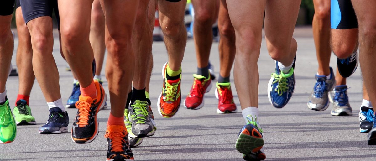 many runners to race to the finish line of the marathon Schlagwort(e): run, jogging, runner, competition, marathon, marathoner, sport, challenge, compete, running, sneakers, competitive, arrives first, finish line, reaching the goal, competitors, opponent, run, jogging, runner, competition, marathon, marathoner, sport, challenge, compete, running, sneakers, competitive, arrives first, finish line, reaching the goal, competitors, opponent, badische, meile