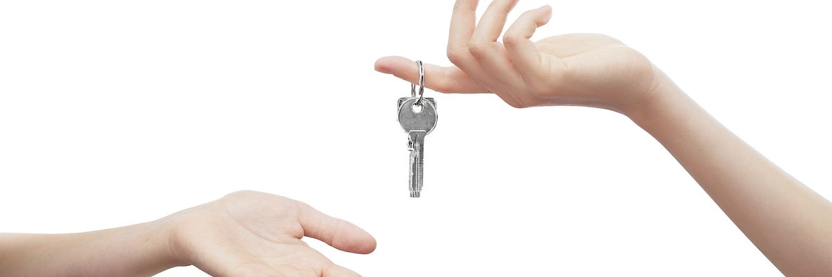 mani, chiave, chiavi, mano, consegna, accordo, business, vendita, affitto, casa, dare, auto, propriet, appartamento, abitazione, consegnare, immobile, immobiliare, agenzia, prendere, contratto, vendere, bianco, successo, propriet immobiliare, serratura, leasing, residenza, ipoteca, mutuo, rogito, villa, Nachfolge Betriebsübergabe