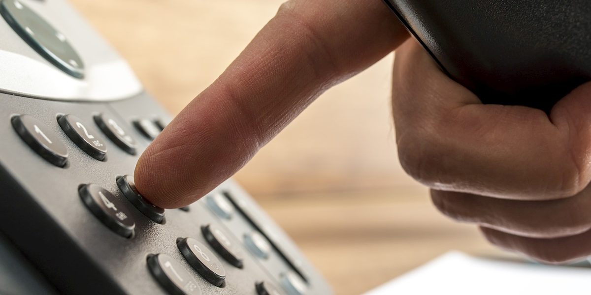 Closeup of male hand dialing a telephone number on black landline phone in a global communication concept. Schlagwort(e): telephone, phone, contact, reception, support, line, connection, dialing, calling, call, making, global, service, urgent, sos, emergency, operator, businessperson, finger, receiver, pushing, communicate, conversation, ask, interview, male, keypad, technology, button, helpline, customer, telemarketing, marketing, communication, telecommunications, manager, information, center, network, media, modern, black, assistance, feedback, holding, handset, closeup, hand, business, concept, telephone, phone, contact, reception, support, line, connection, dialing, calling, call, making, global, service, urgent, sos, emergency, operator, businessperson, finger, receiver, pushing, communicate, conversation, ask, interview, male, keypad, technology, button, helpline, customer, telemarketing, marketing, communication, telecommunications, manager, information, center, network, media, modern, black, assistance, feedback, holding, handset, closeup, hand, business, concept, kontakt, telefon