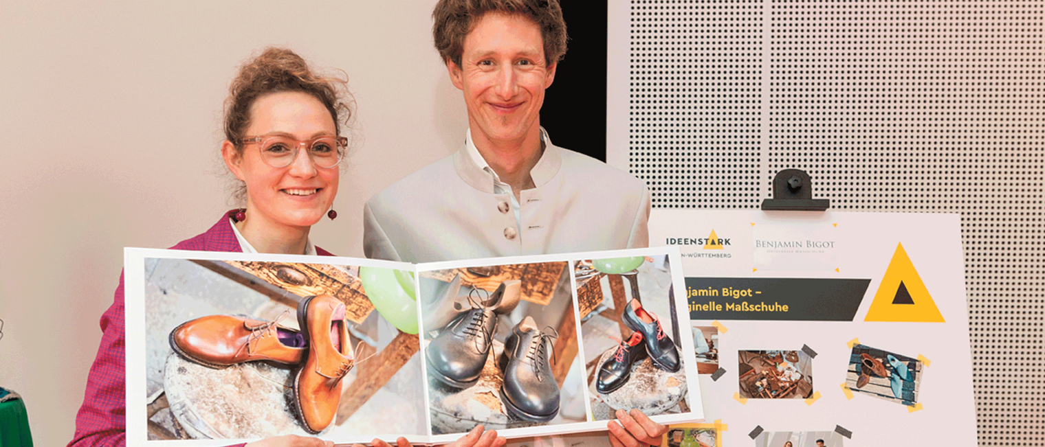Mathilde Cornet und Benjamin Bigot bei der Präsentation ihres Handwerks. Titelbild Bigot Starke Ideen Land