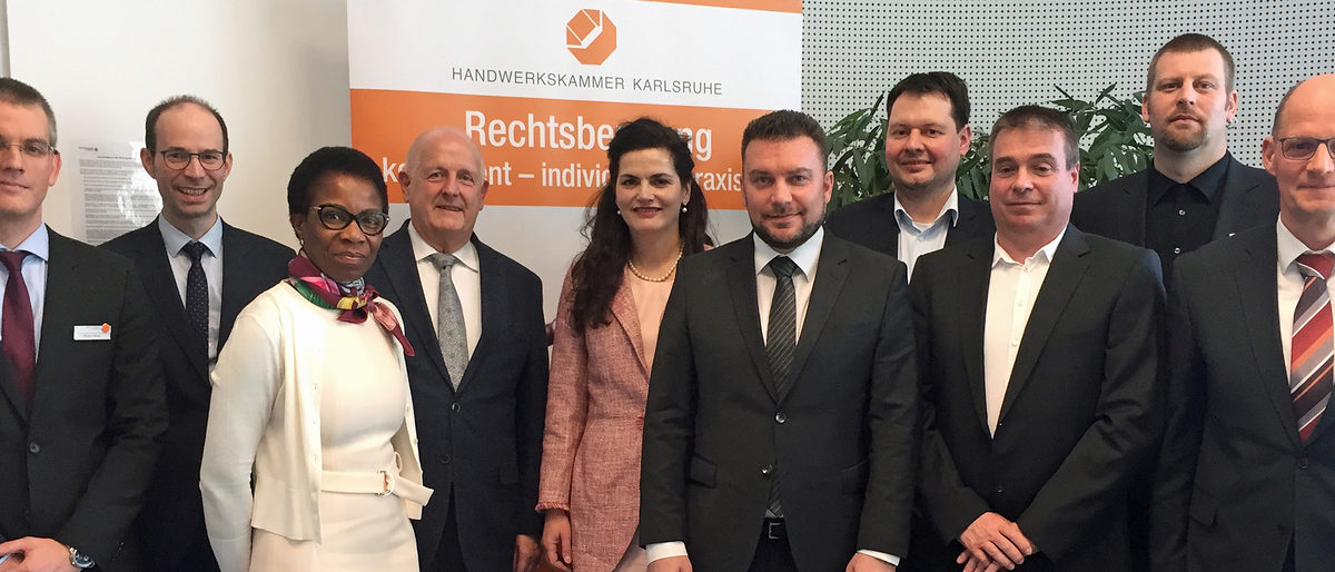 Titelbild Vereidigung Sachverständige 2019