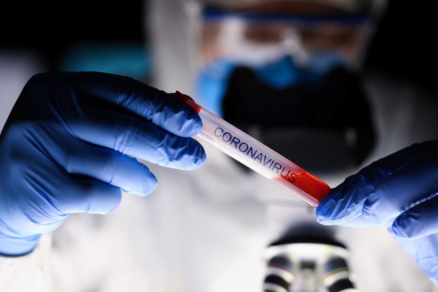 Male chemist hand in blue protective gloves hold test tube closeup background Schlagwort(e): coronavirus, sign, corona, virus, disease, ill, treatment, drug, blood, test, lab, chemistry, medical, medicine, hospital, hand, hold, tube, male, man, closeup, concept, infection, quarantine, china, chinese, spread, human, person, people, plasma, epidemic, flu, science, vaccine, panacea, vaccinations, analysis, virologist, study, problem, strain, immunity, mutation, pneumonia, fatal, symptoms, healthcare, doctor, nurse, coronavirus, sign, corona, virus, disease, ill, treatment, drug, blood, test, lab, chemistry, medical, medicine, hospital, hand, hold, tube, male, man, closeup, concept, infection, quarantine, china, chinese, spread, human, person, people, plasma, epidemic, flu, science, vaccine, panacea, vaccinations, analysis, virologist, study, problem, strain, immunity, mutation, pneumonia, fatal, symptoms, healthcare, doctor, nurse, Titelbild Coronavirus Informationen Handwerksbetriebe